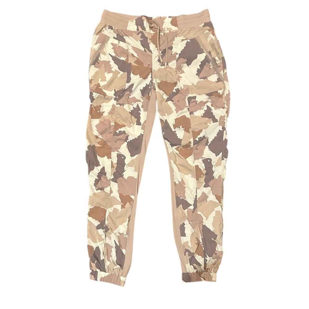 Indygena Women’s Camouflage Print Athletic Jogger Pants Medium - Picture 1 of 5
